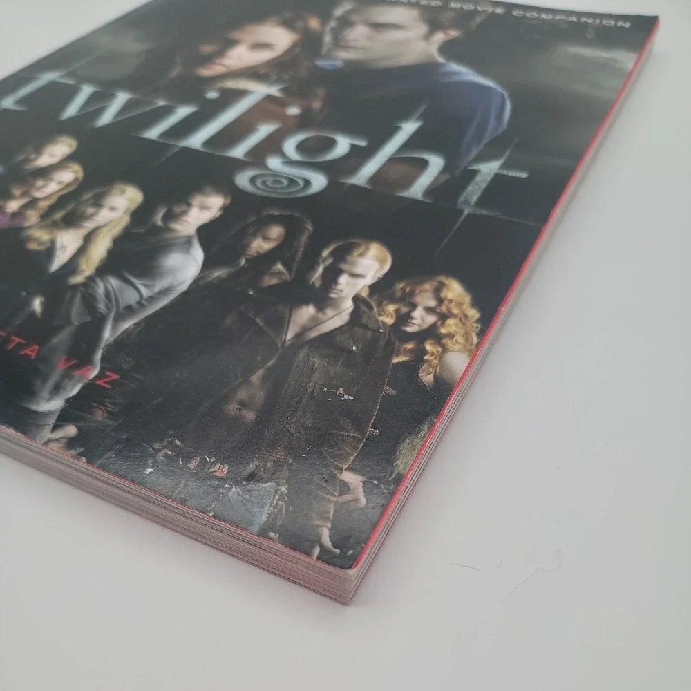 Twilight Illustrated Movie Companion Book 2008‎ Softcover Behind the Scenes